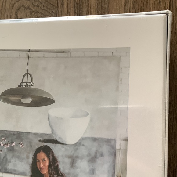 Rae Dunn Holiday Pets 1000 piece puzzle approx 27.5”X19.6”New, sealed - Picture 15 of 17